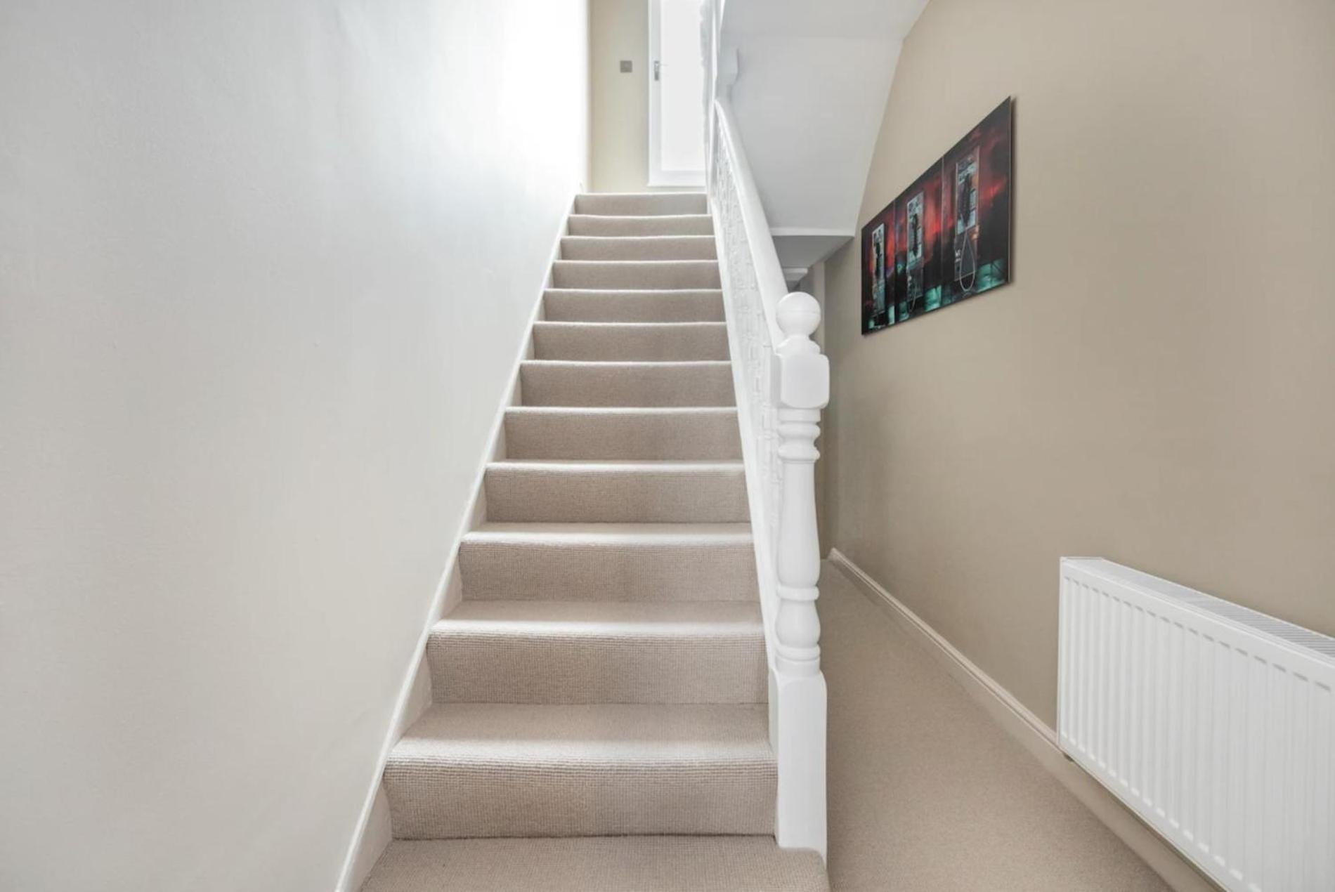 Apartment & Leafy - 2 Bedroom In Clapham *