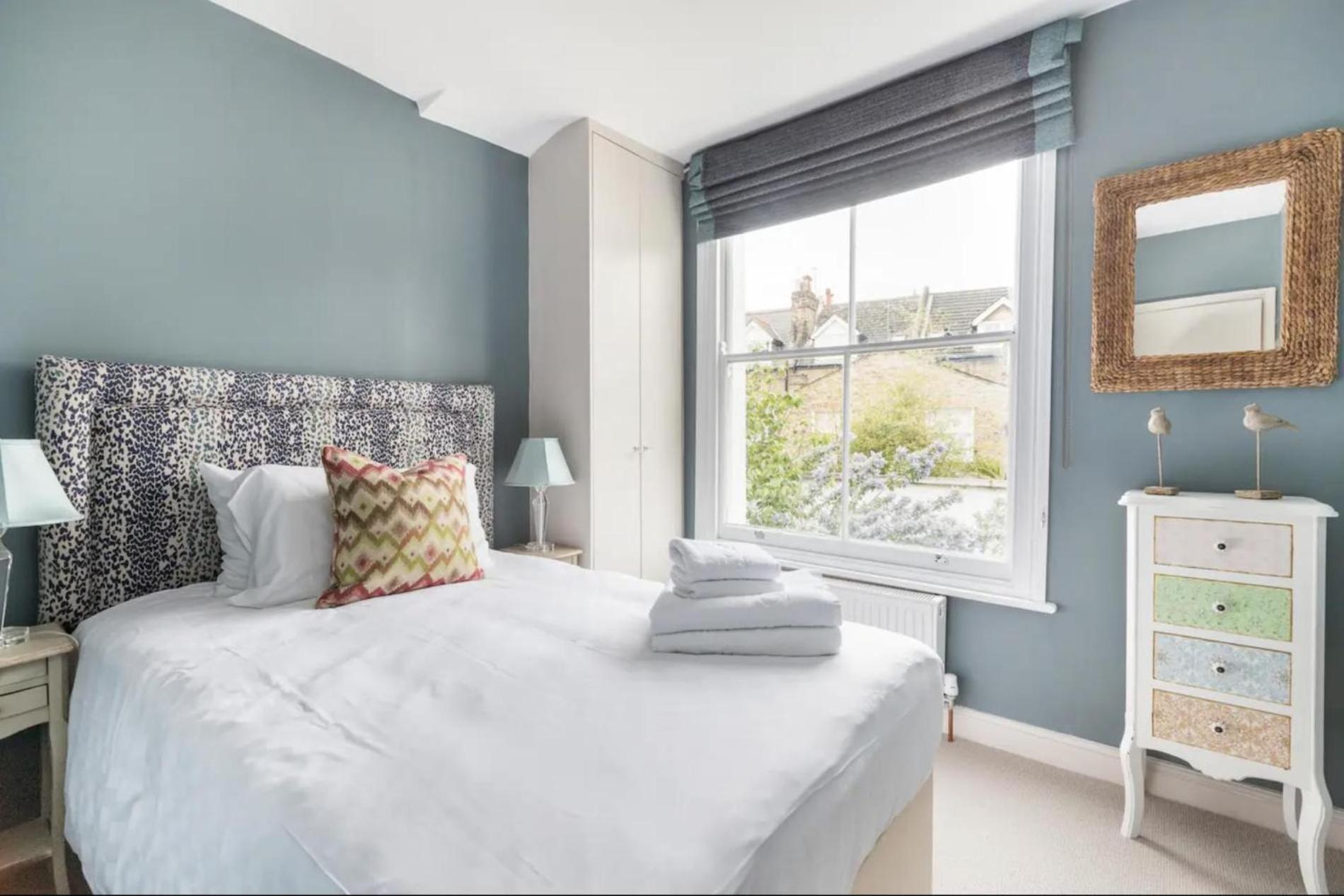& Leafy - 2 Bedroom In Clapham *