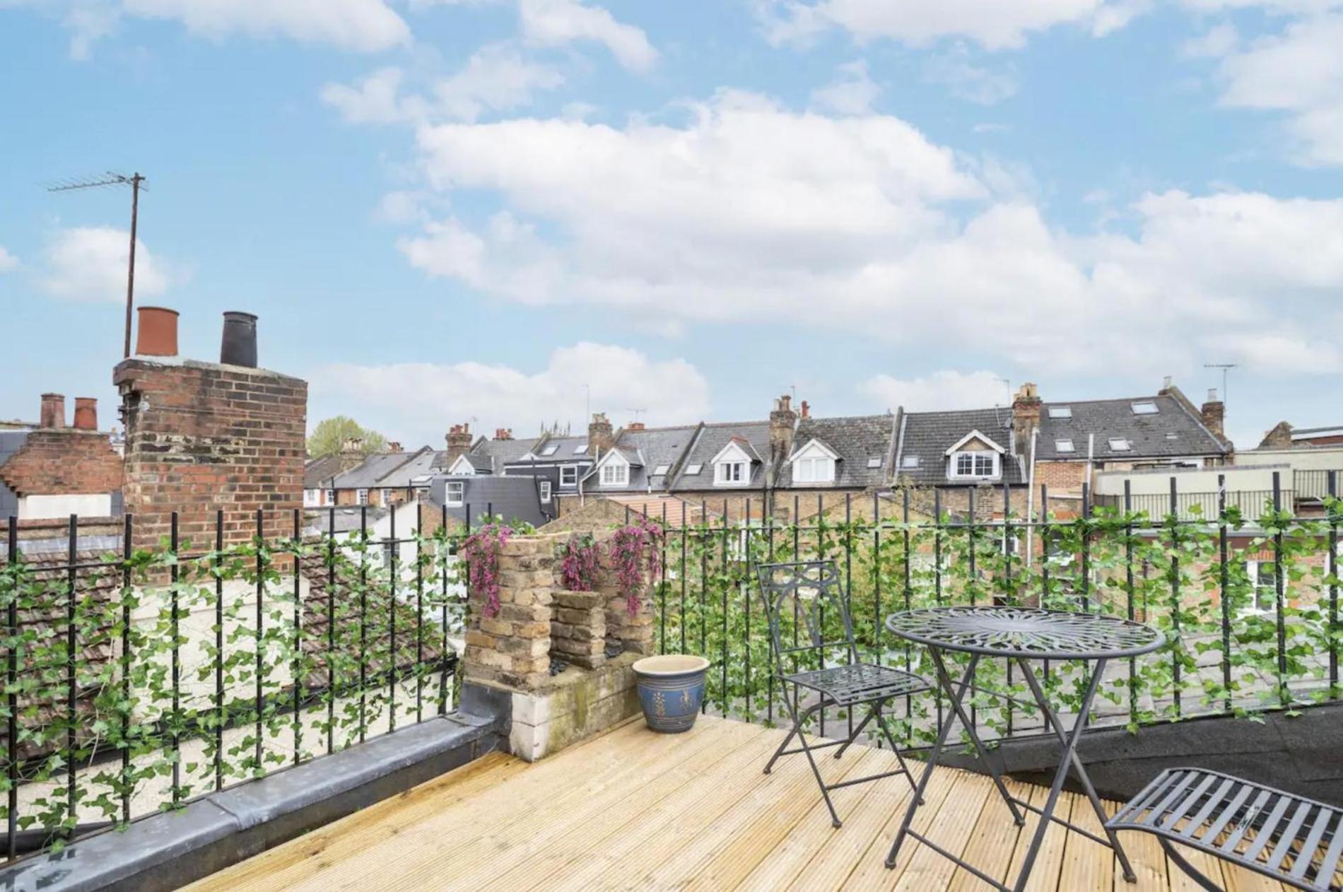 & Leafy - 2 Bedroom In Clapham * London